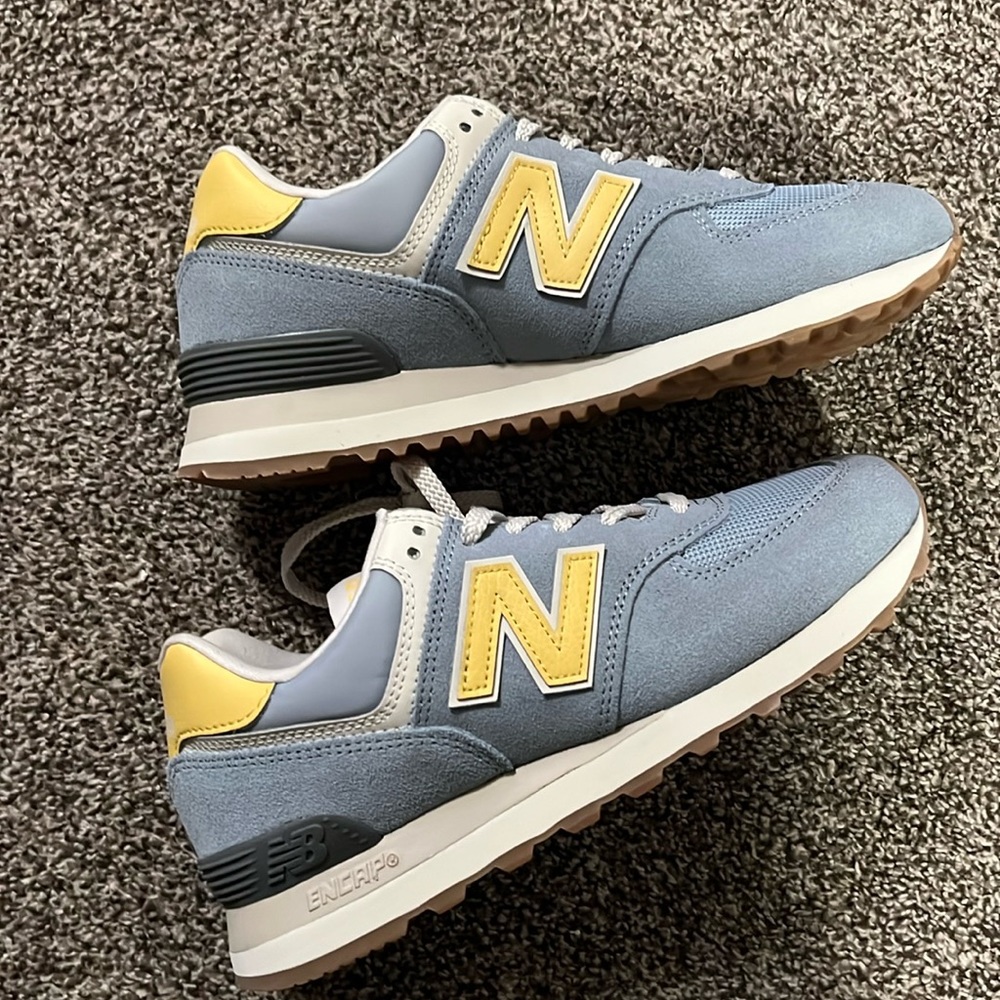 New Balance 574 Woman’s Size 8.5 New